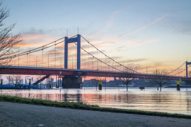 Ren Nehri Muehlenweide Duisburg city sel olduğunu
