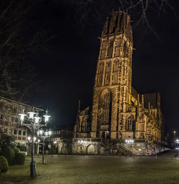 Vista de la histórica iglesia Salvator en el centro de Duisburg — Foto de Stock