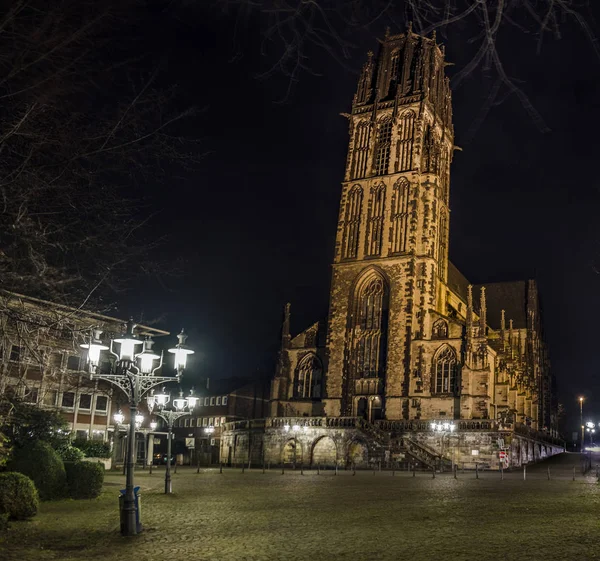 Vista de la histórica iglesia Salvator en el centro de Duisburg — Foto de Stock