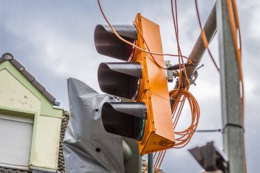 Geçici trafik ışıkları fırtına tarafından Friederike adlı sokak kapısı Schonnebeckhoefe, Hallo Caddesi ve Saatbruch yok