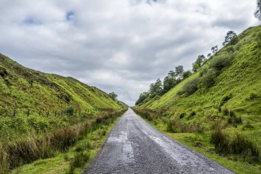 Ardchattan ve Argyll Barcaldine arasında dağ geçidi