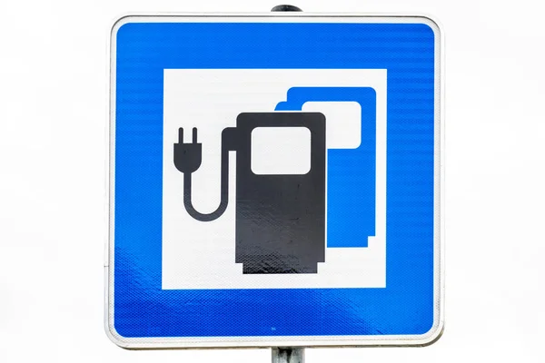 Señal de tráfico alemana: estacionamiento solo para vehículos eléctricos — Foto de Stock