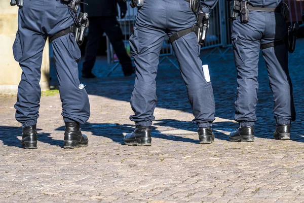 Německé federální policejní důstojník chránící město — Stock fotografie