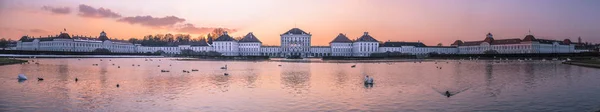 Dramatycznej scenerii pałacu Nymphenburg w Monachium — Zdjęcie stockowe