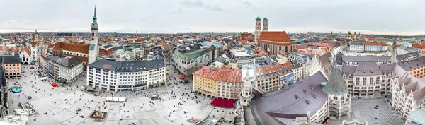Letecký pohled na město Mnichov, Německo - všechna loga a obchodní značky odstraněny — Stock fotografie