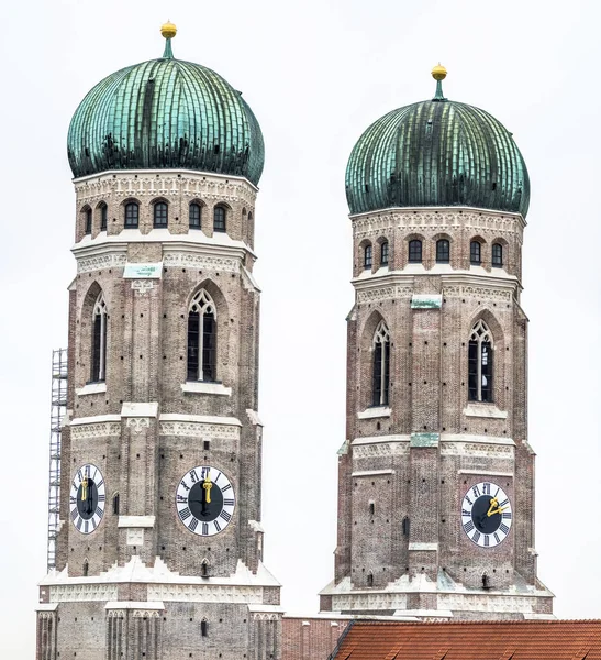 Fermeture de l'horloge de la Tour de Munich Frauenkirche montrant 12 — Photo