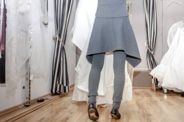 gelin düğün için hazırlanıyor