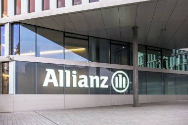 Münih, Almanya - 16 Şubat 2018: Allianz Genel Müdürlük city, Münih, Almanya yer alır