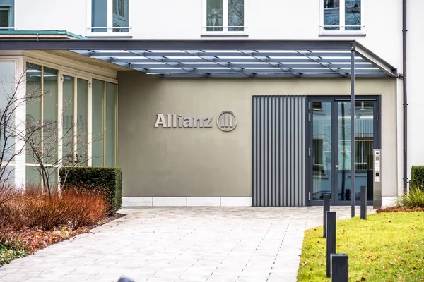 MUNICH, ALEMANHA - FEVEREIRO 16 2018: A sede da Allianz está localizada na cidade de Munique, Alemanha — Fotografia de Stock