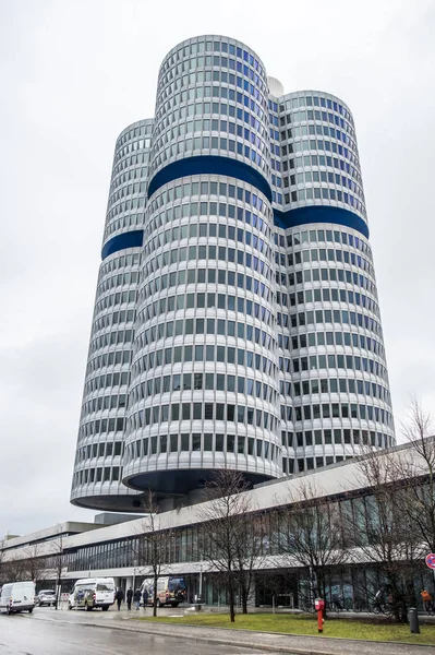 München, Duitsland - 15 februari 2018: De Bmw hoofdkantoor is gevestigd in de stad München — Stockfoto