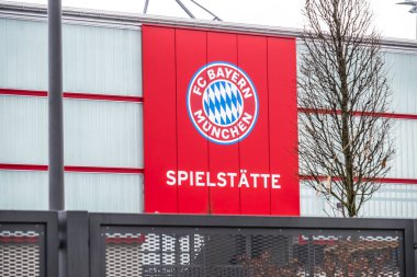 Münih, Almanya - 16 Şubat 2018: Fc Bayern futbol kulübü kampüse Münih'te giriş sadece VIPs için - çeviri açıktır: zemin