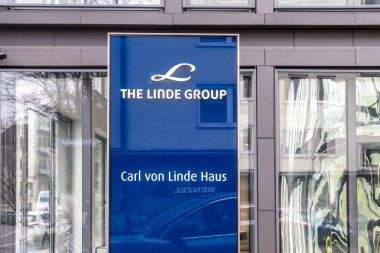 Münih, Almanya - 16 Şubat 2018: Linde Group endüstriyel, proses tedarikçisi lider bir dünya ve özel gazları ve en karlı mühendislik firmalarından biridir