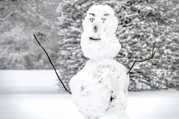 Ugly snowman in Unterschleissheim by Munich, Germany — Stock Photo, Image