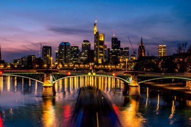 Franfurt Main - Almanya manzarası üzerinde güneş batıyor