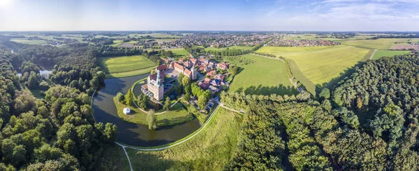 Det historiska slottet Raesfeld i Westfalen — Stockfoto