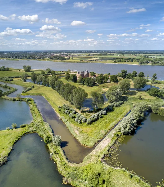 Widok na zabytkowy zamek Loevestein, Poederoijen - Holandia - Holandia — Zdjęcie stockowe