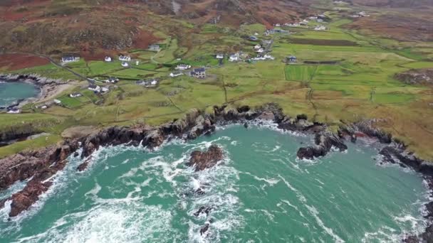 Vista aérea do Rosguil Pensinsula por Doagh - Donegal, Irlanda — Vídeo de Stock