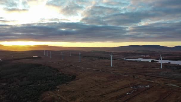 Sonnenaufgang über bonny glen bei portnoo im county donegal - irland — Stockvideo