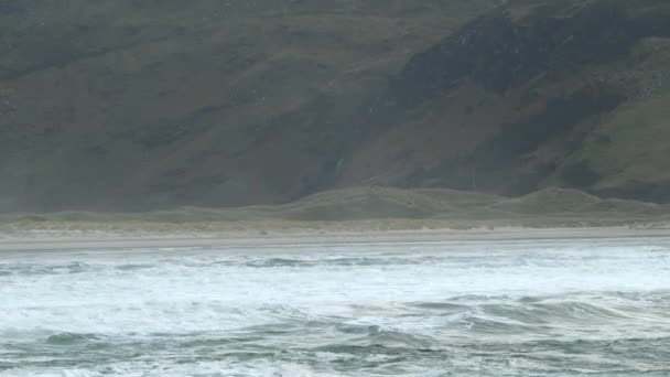 Océano Atlántico áspero un día después de la tormenta Atiyah pasó por Dezember 08 2019 . — Vídeo de stock