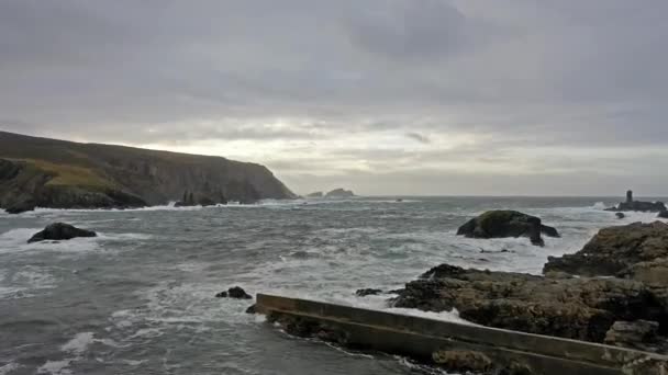 A csodálatos partvonal a Port között Ardara és Glencolumbkille megye Donegal - Írország — Stock videók