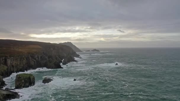 Niesamowite wybrzeże w Port między Ardara i Glencolumbkille w hrabstwie Donegal - Irlandia — Wideo stockowe