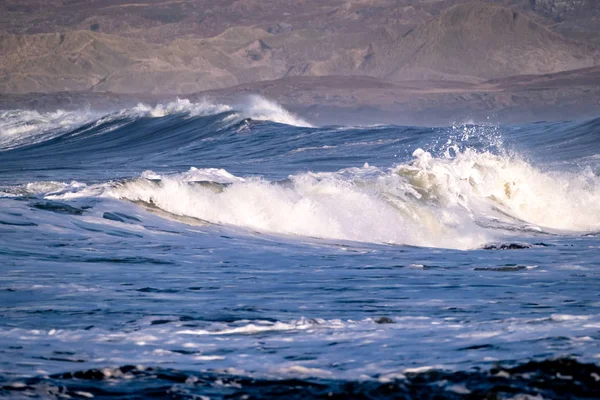 Rough atlantic ocean one day after storm Atiyah passed by on Dezember 08 2019. — Stock Photo, Image