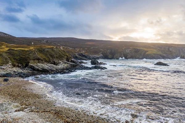 Niesamowite wybrzeże w Port między Ardara i Glencolumbkille w hrabstwie Donegal - Irlandia — Zdjęcie stockowe