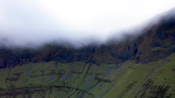 Die dramitischen berge rund um die gleniff hufeisenfahrt in county sligo - irland — Stockvideo