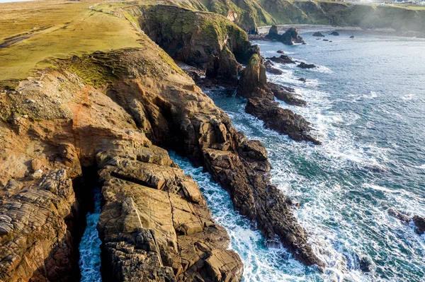 爱尔兰多尼加尔血腥前陆的戏剧海岸景观 — 图库照片