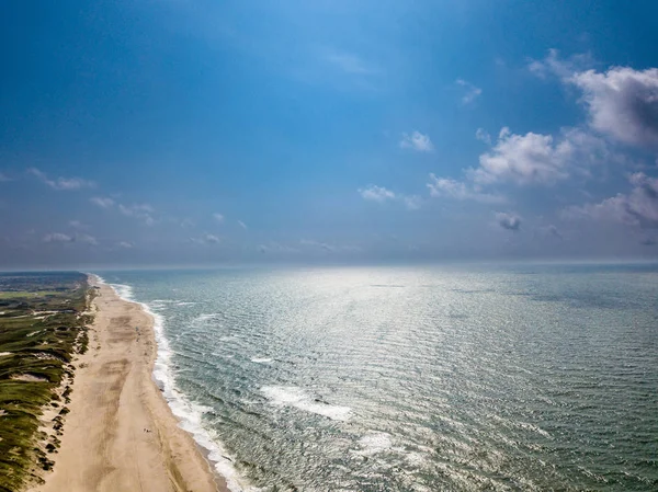 Vista aérea de la playa de Sondervig en Dinamarca - Europa —  Fotos de Stock