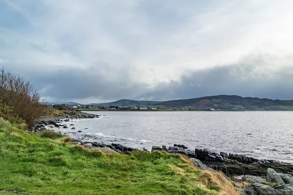 Buncrana en COunty Donegal visto desde el bote salvavidas — Foto de Stock