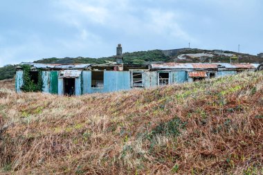 Fort Dunree, Inishowen Yarımadası 'nda terk edilmiş binalar - County Donegal, İrlanda
