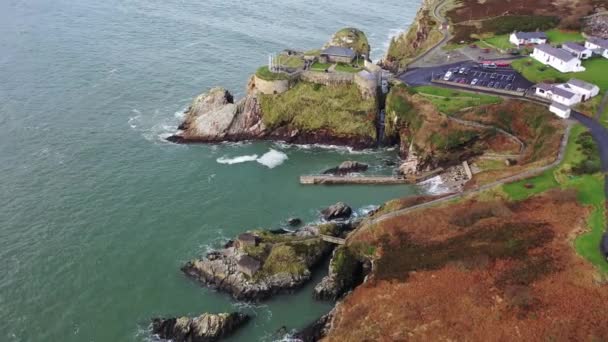 Veduta aerea di Fort Dunree, penisola di Inishowen - Contea di Donegal, Irlanda — Video Stock