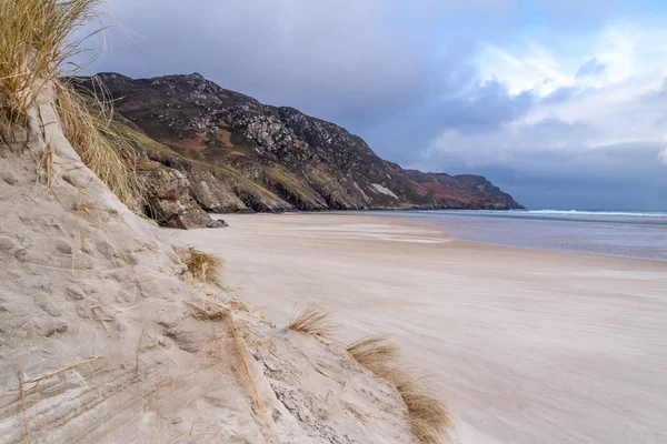 Las dunas y la playa en Maghera Beach cerca de Ardara, Condado de Donegal - Irlanda . — Foto de Stock