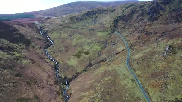 Aerial view of Grannys pass is close to Glengesh Pass in Country Donegal, Ireland — 비디오