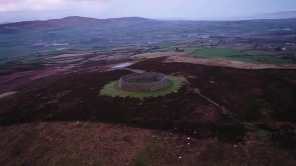 Grianan of Aileach ring fort, Donegal - Irland — Stockvideo