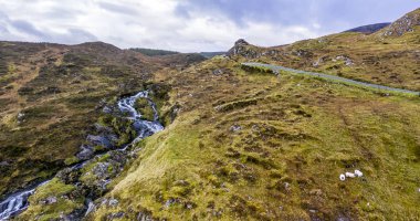Grannys geçidi İrlanda 'nın Donegal şehrinde Glengesh Geçidi' ne yakın..