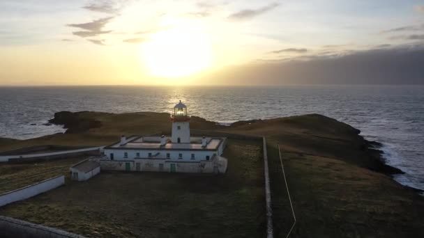 Luchtfoto van St. Johns Point, County Donegal, Ierland — Stockvideo