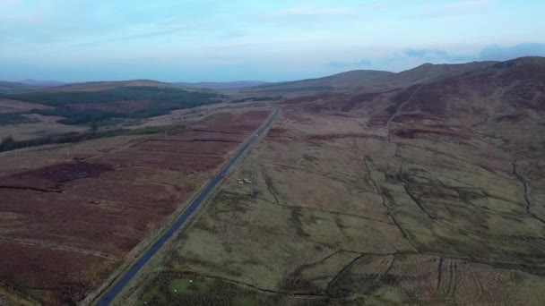 Aerial view of the R253 between Ballybofey and Glenties in Donegal - Ireland — 图库视频影像