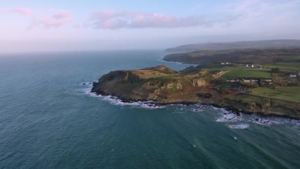 Donegal İrlanda 'daki Culdaff Sahili' nin havadan görünüşü — Stok video