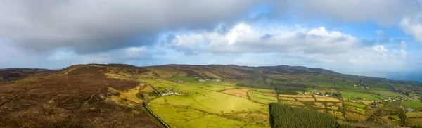 Letecký pohled na Greencastle, Lough Foyle a Magilligan Point v Severním Irsku - County Donegal, Irsko — Stock fotografie