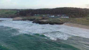 Donegal İrlanda 'daki Culdaff Sahili' nin havadan görünüşü