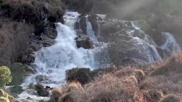 Glenthornan vodopád Dunlewey nebo Dunlewy v hrabství Donegal, Irsko. — Stock video