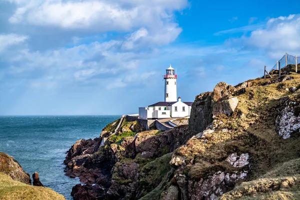 Fanad Head világítótorony a Fanad Pointnál Donegal megyében, Ír Köztársaság — Stock Fotó