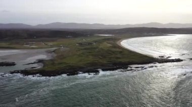 Cashelgolan plajlı hava manzaralı Carrickfad ve Portnoo County Donegal, İrlanda 'dan Narin Plajı