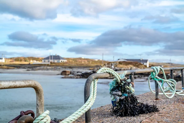 Ropes at Rossbeg harbour in County Donegal - Ireland — Stock Photo, Image