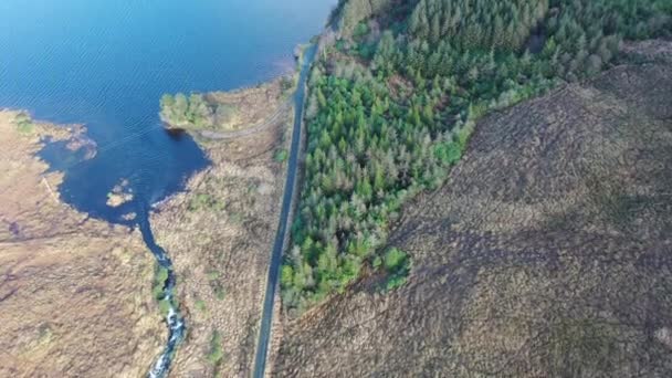 Légi kilátás Mount Errigal, a legmagasabb hegy Donegal - Írország — Stock videók