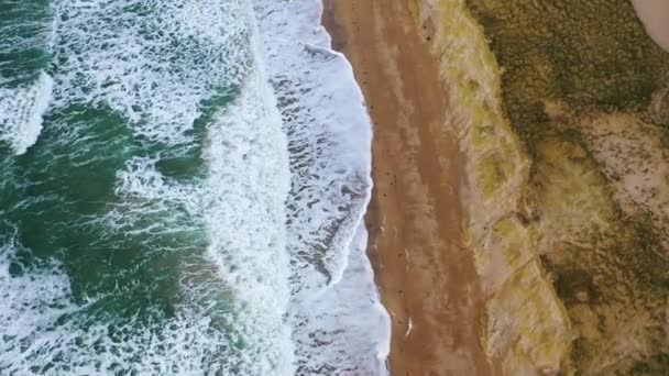 Flygfoto över Cashelgolan stranden och den tilldelade Narin Beach av Portnoo County Donegal, Irland — Stockvideo