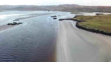 Donegal 'de Lettermacaward ve Portnoo arasındaki paradisiac kıyısı - İrlanda.