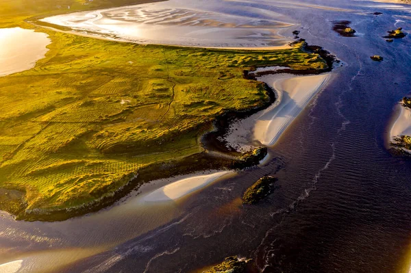 アイルランドのドニゴール州レッターマカワードとポルトゥーノの間のパラディアック海岸-アイルランド. — ストック写真